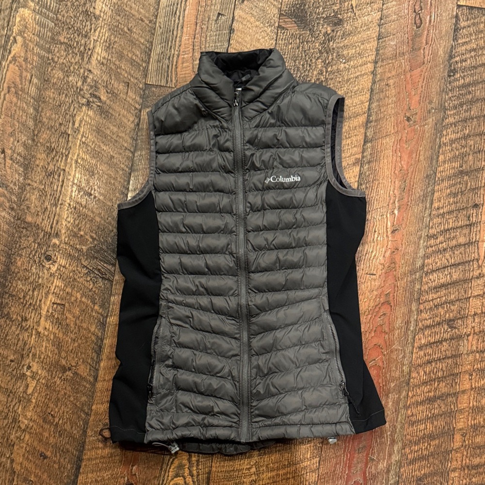 Columbia Gray and Black Quilted Lightweight Vest